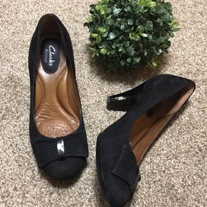 Clark’s Artisan Black Suede Heels Sz 7M